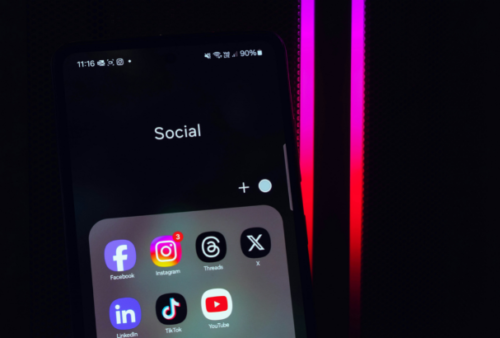 Foto de Panos Sakalakis na Unsplash | gestão de redes sociais para diferentes plataformas
